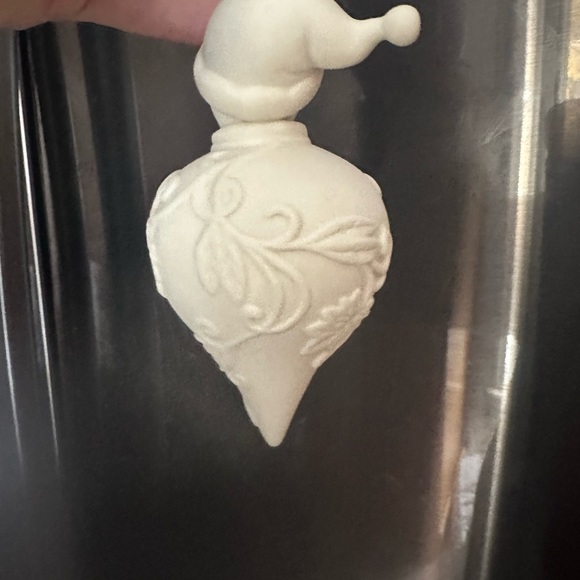 Paintable snowman ornament - Picture 2 of 6